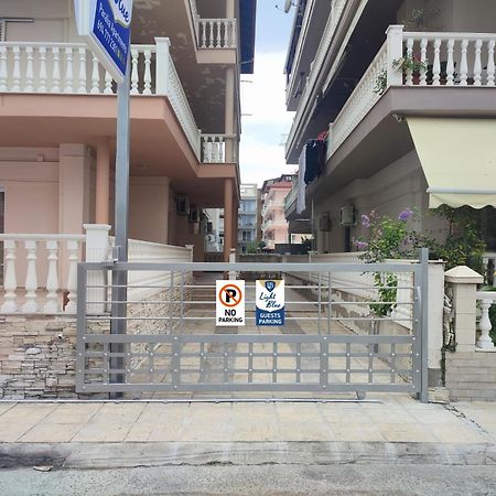 Light Blue Paralia Apartments 外观 照片