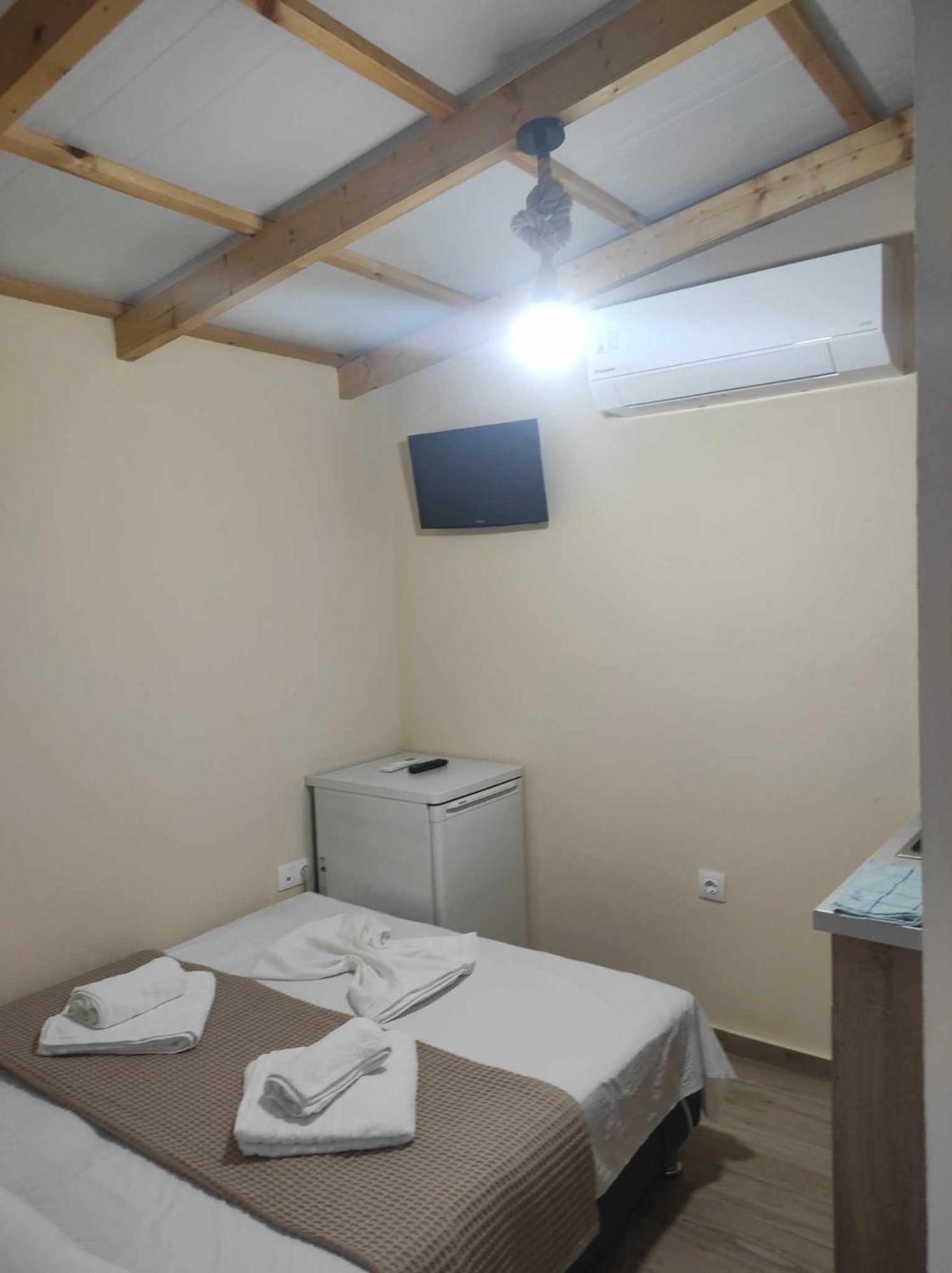 Light Blue Paralia Apartments 外观 照片