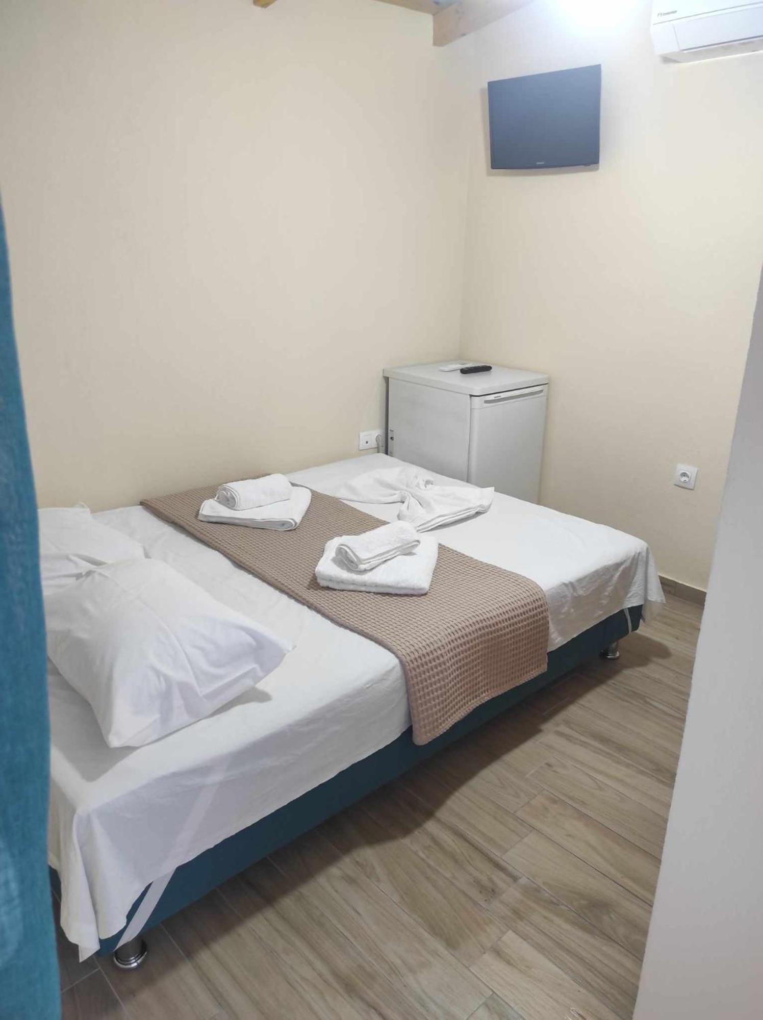 Light Blue Paralia Apartments 外观 照片