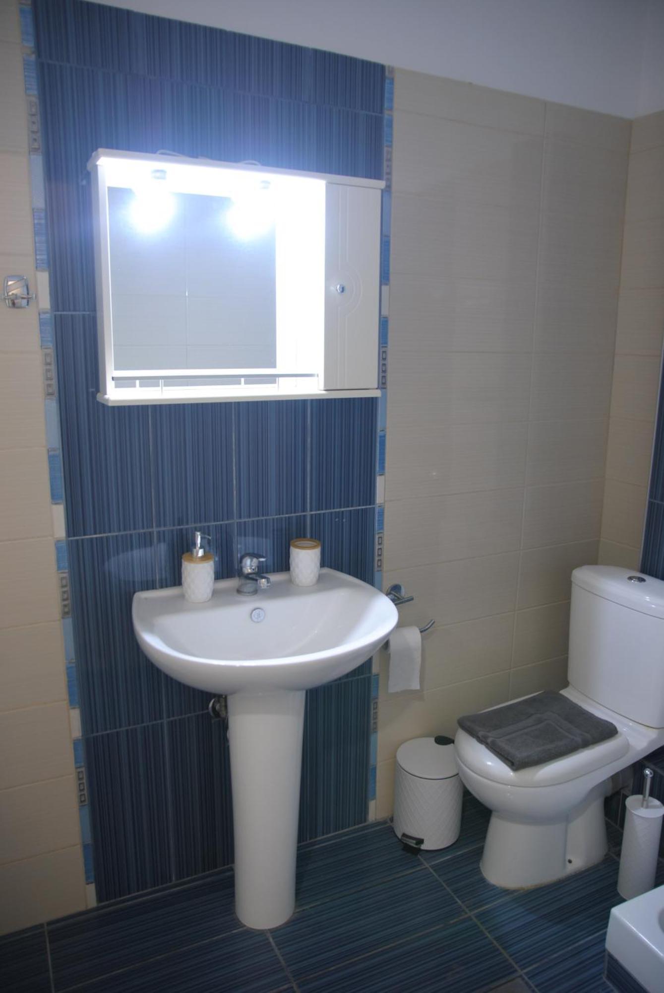Light Blue Paralia Apartments 外观 照片