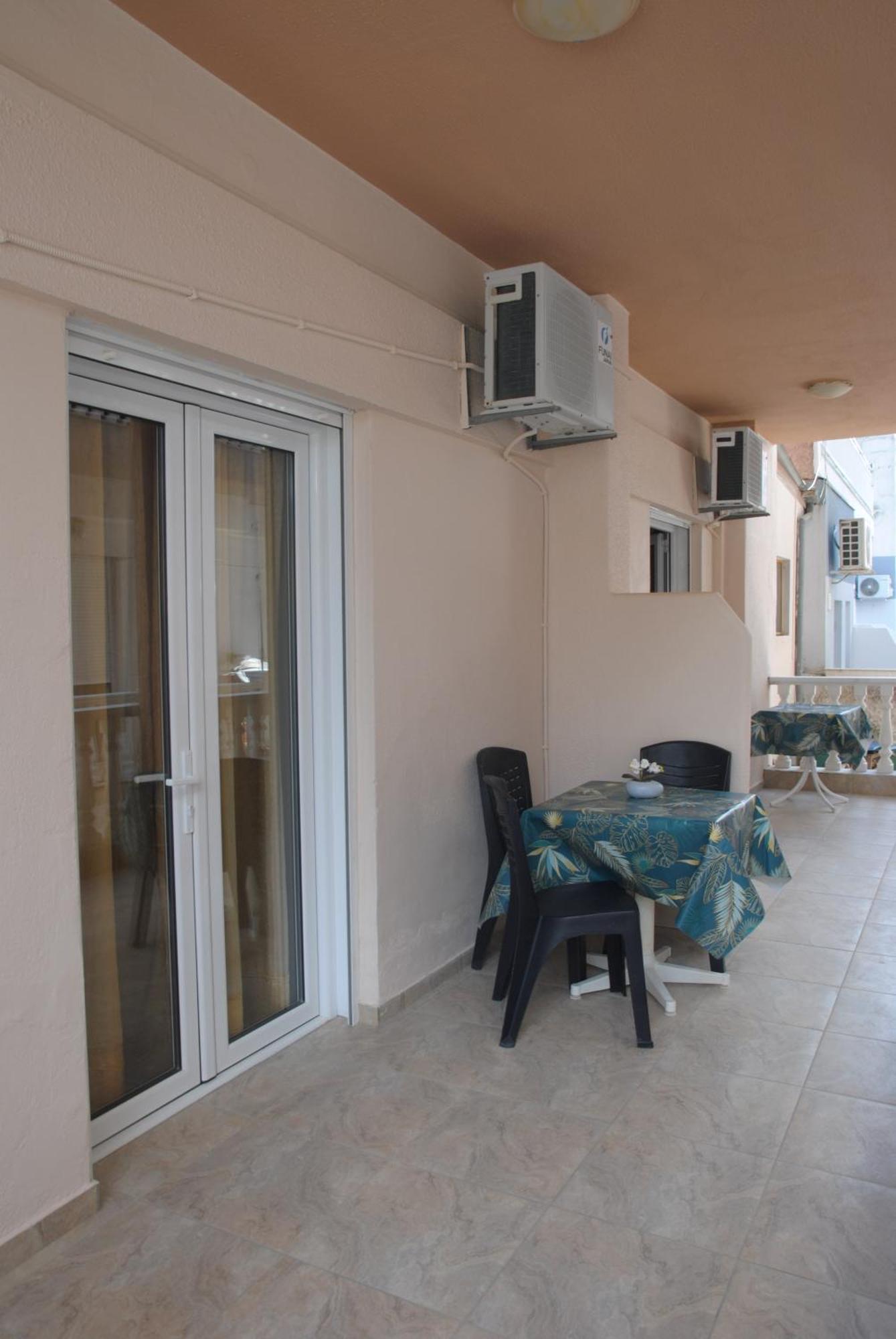 Light Blue Paralia Apartments 外观 照片