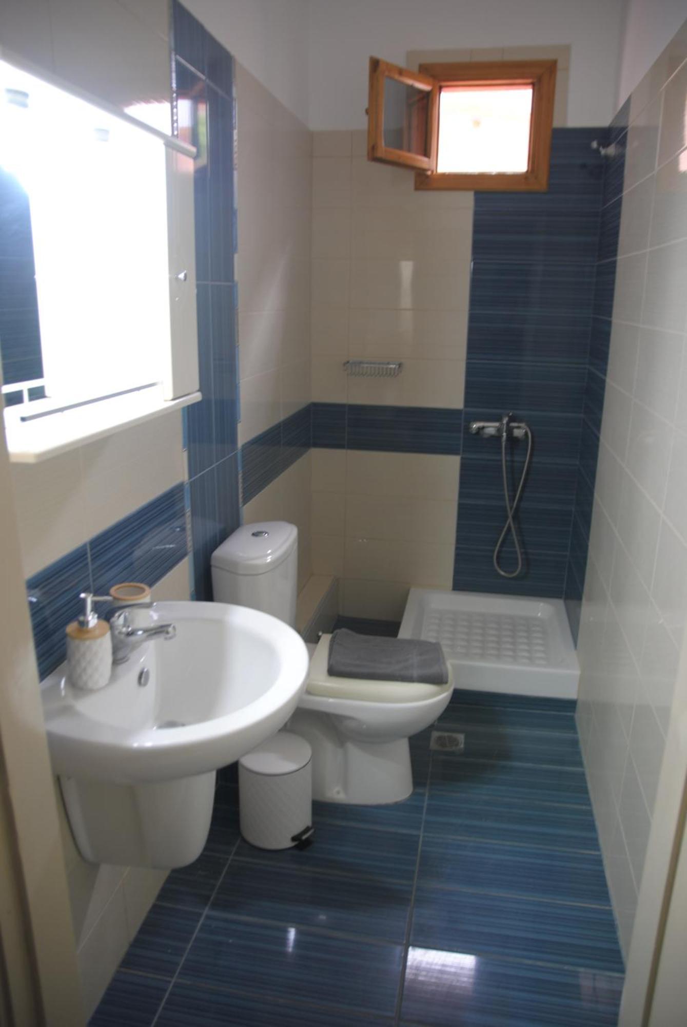Light Blue Paralia Apartments 外观 照片