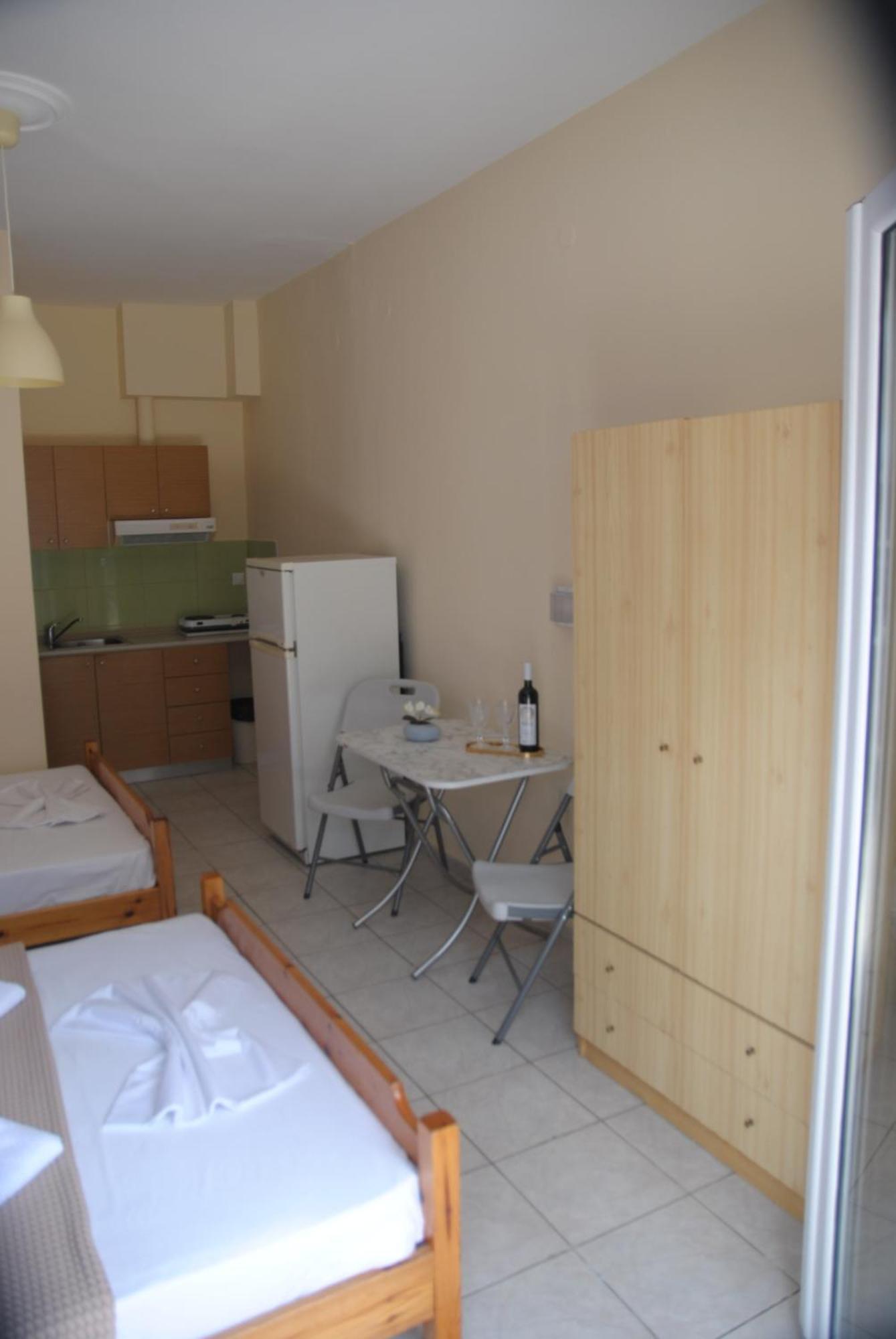 Light Blue Paralia Apartments 外观 照片